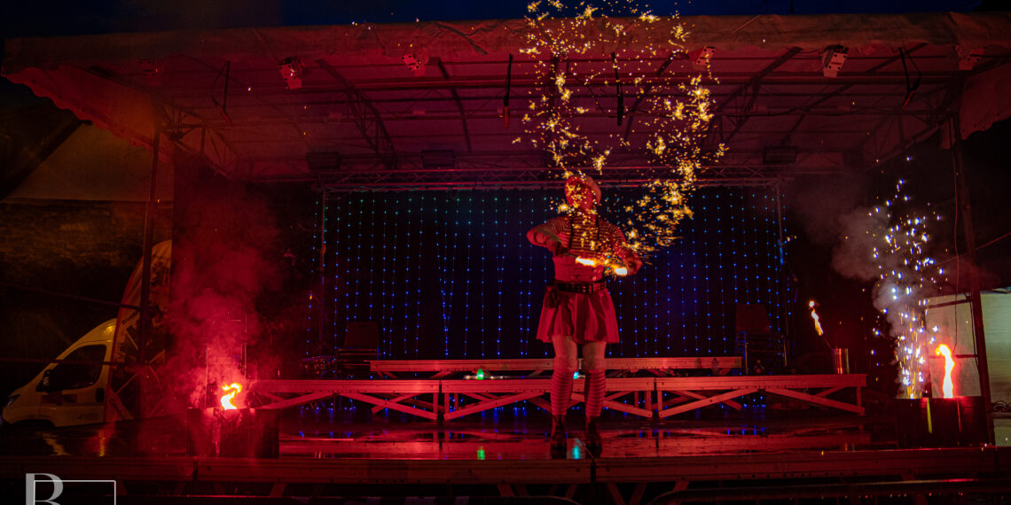 Un marché de Noël très animé